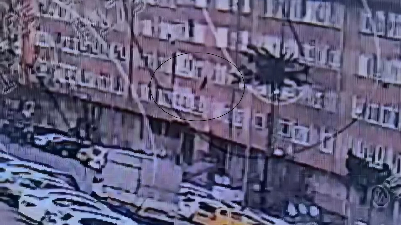 Kayseri'de 5. kattan atlayan bir kişi hayatını kaybetti: O anlar kamerada