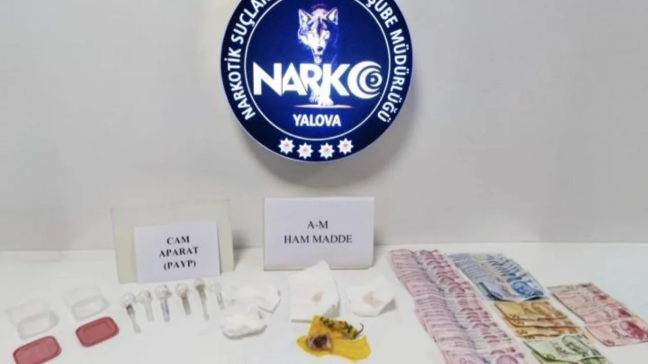 Sokak satıcılarına darbe! 3 zehir taciri tutuklandı...