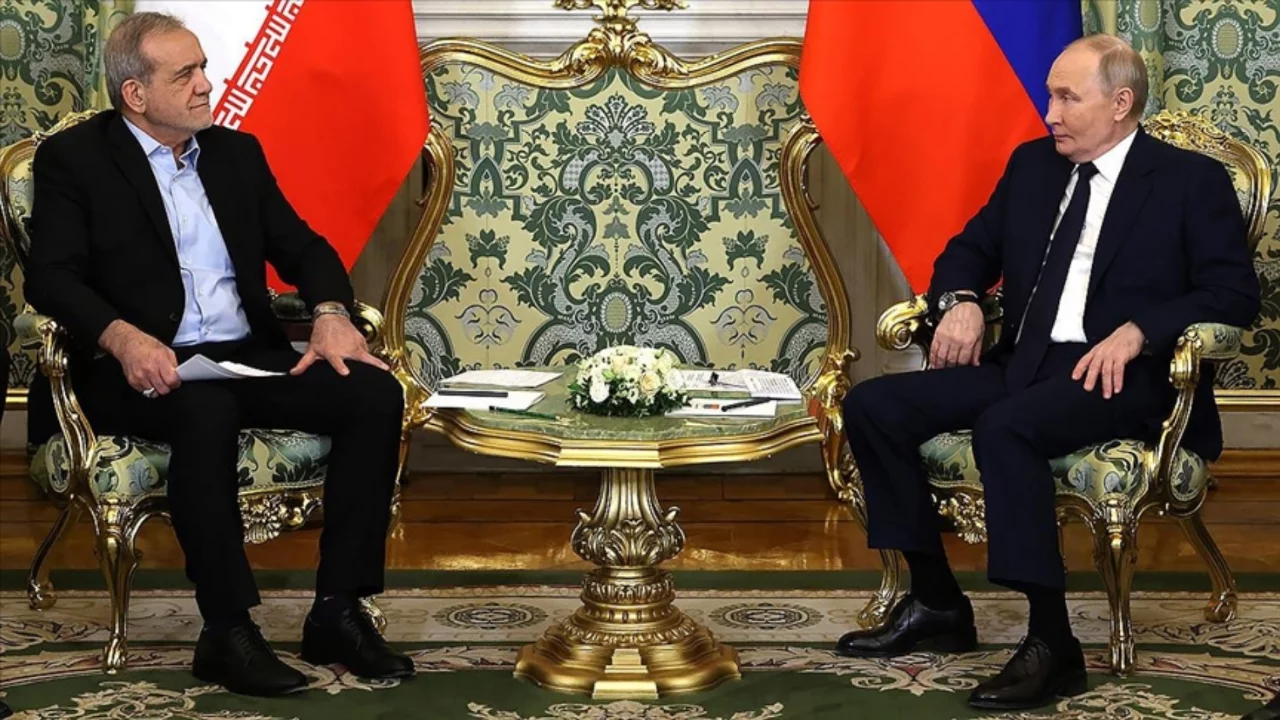 Rusya Devlet Başkanı Putin ile İran Cumhurbaşkanı Pezeşkiyan görüştü