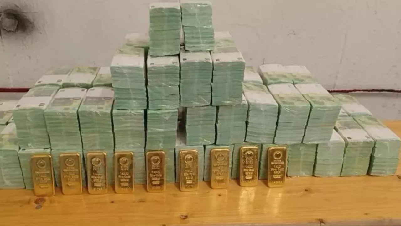 El konulan zırhlı araçlardan milyonlarca euro, dolar ve altın çıktı