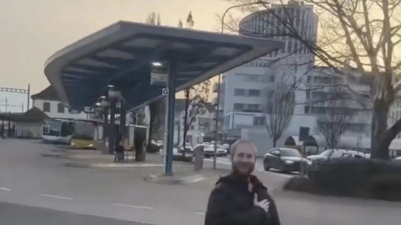 İsviçre'nin sokaklarında da 'Kabe'de Hacılar' ilahisi dillerden düşmüyor