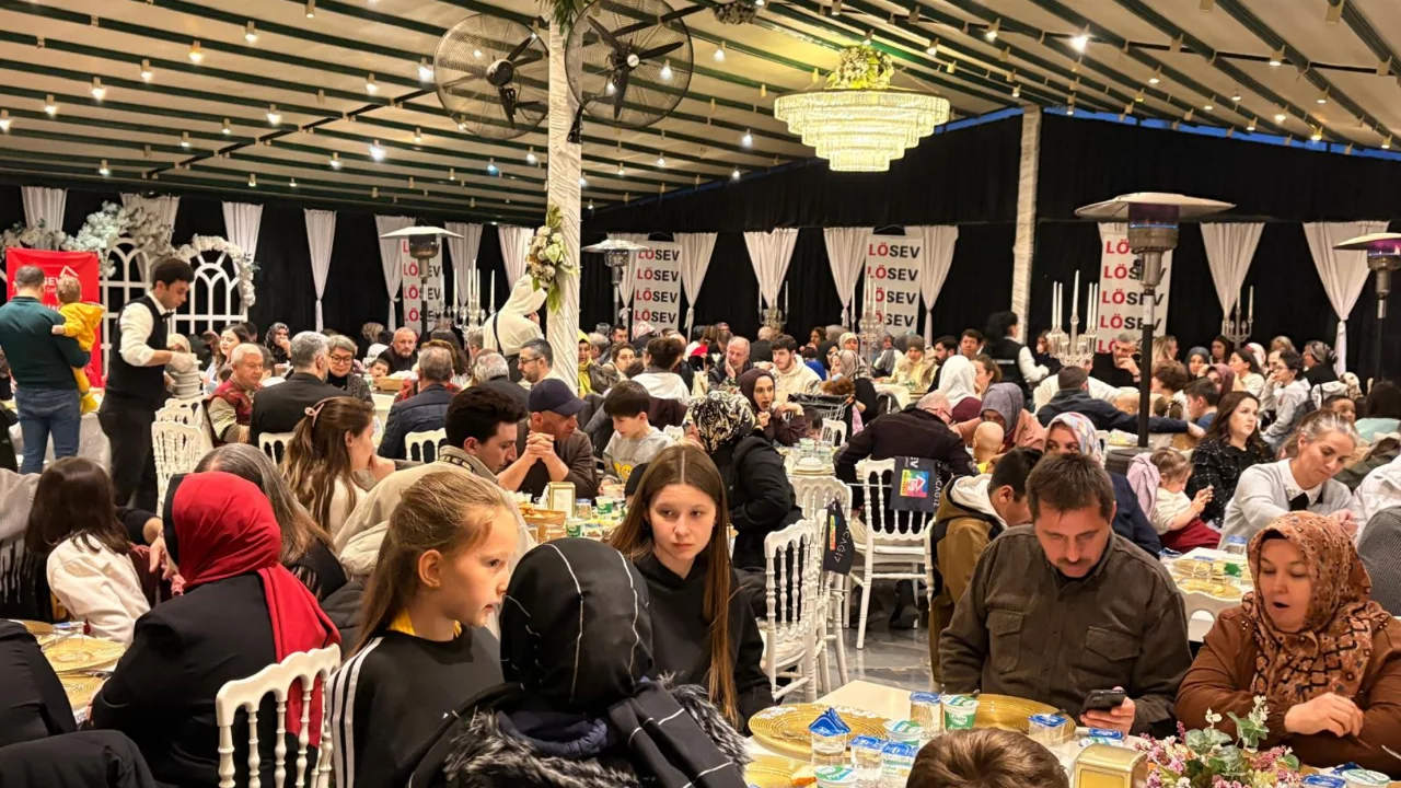 LÖSEV'den Bursa'da geleneksel ramazan iftar buluşması
