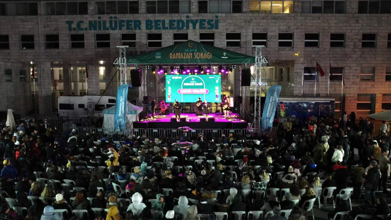 Nilüfer Ramazan Sokağı'nda Ezginin Günlüğü ile unutulmaz gece 