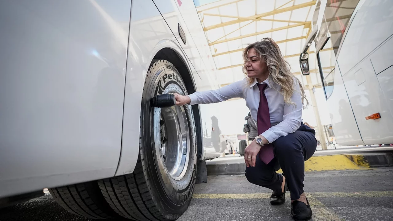 Şehirler arası yollarda kadın kaptan! Bursa dahil birçok kente yolcu taşıyor...