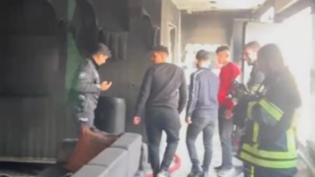 Osmaniye'de &ccedil;atı katında &ccedil;ıkan yangın s&ouml;nd&uuml;r&uuml;ld&uuml;