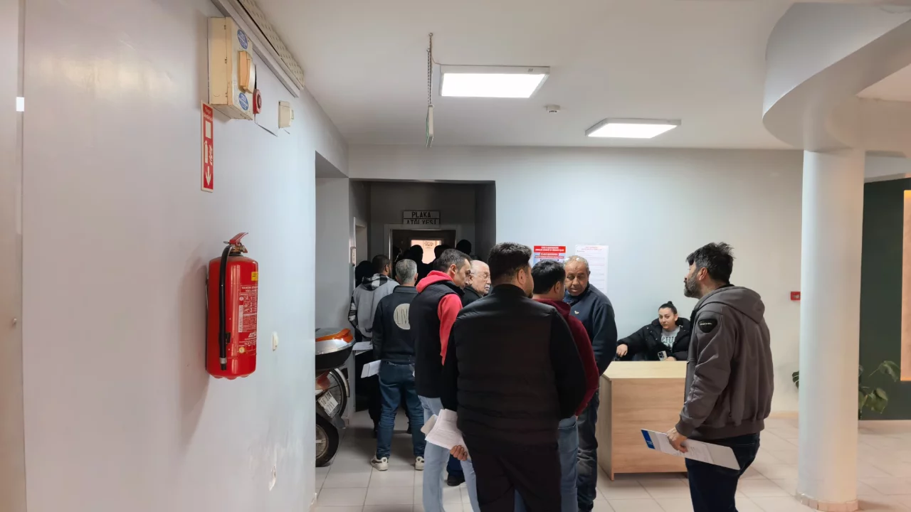 Bursa'da APP plaka denetimi sonrası uzun kuyruklar oluştu