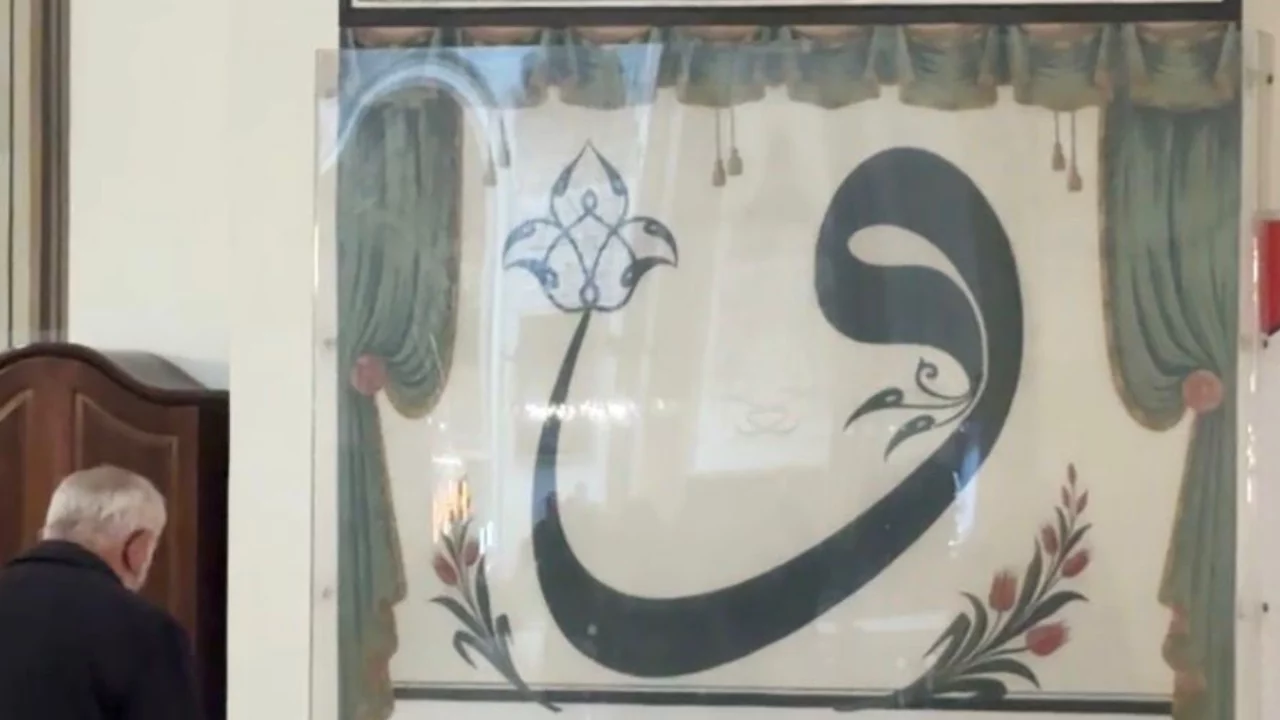 Bursa Ulu Cami'de yüzyıllardır konuşulan "Vav"ın sırrı! İmam hatibi anlattı...