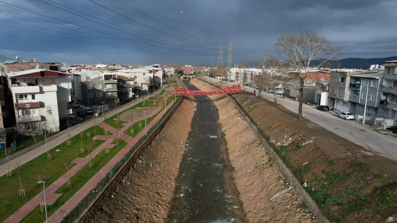 Yıldırım Belediyesi'nden örnek hareket! Deliçay artık daha güvenli