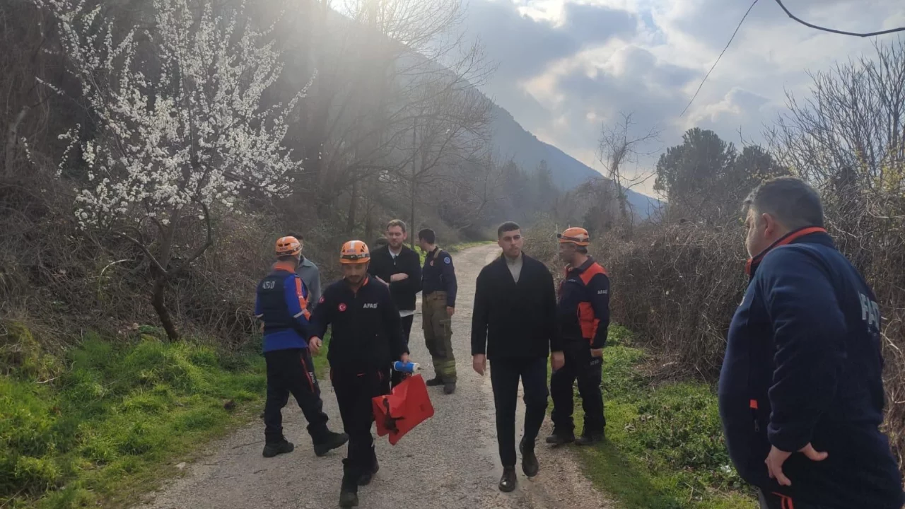 Bursa'da dağlık alanda mahsur kalan yaralı vatandaş kurtarıldı