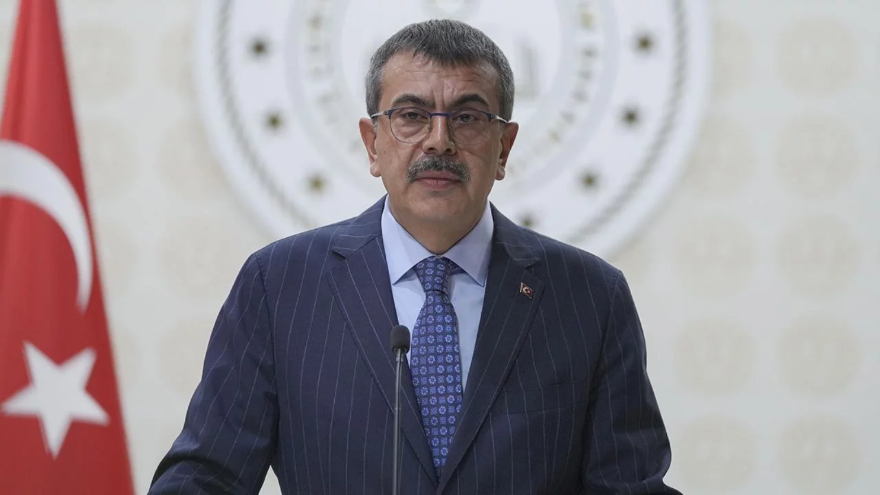 Bakan Tekin: Ara tatili kaldırmadık, bu bir teknik zoru...
