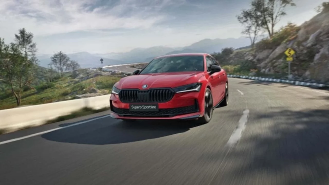 Skoda Superb Sportline MHEV Türkiye'de satışa çıktı
