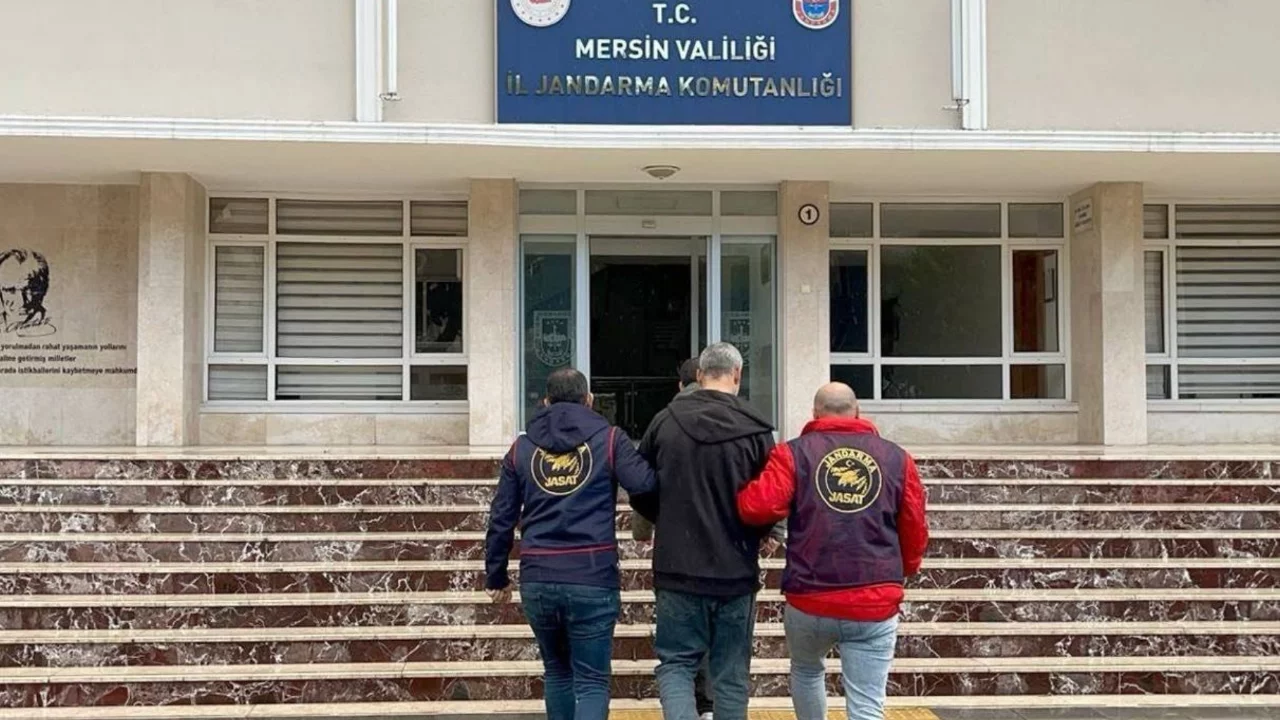 Mersin'de 19 yıl hapis cezası bulunan şahıs jandarmadan ka&ccedil;amadı