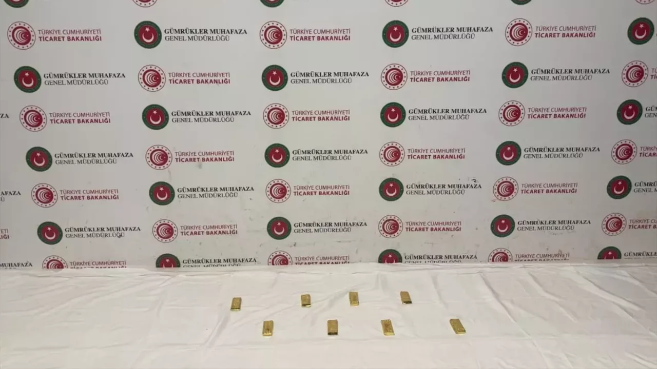 Şırnak'ta yurda ka&ccedil;ak olarak sokulmak istenen kiloyla altın ele ge&ccedil;irildi