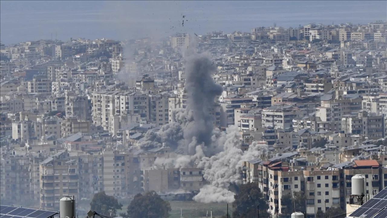 İsrail ordusu Beyrut'taki Dahiye bölgesine saldırılarını sürdürüyor