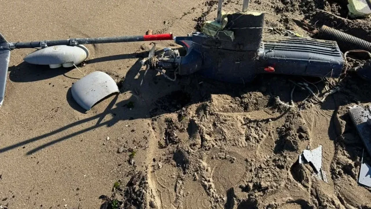 Sakarya'da İHA paniği! Halk plajında bulundu, b&ouml;lge boşaltıldı