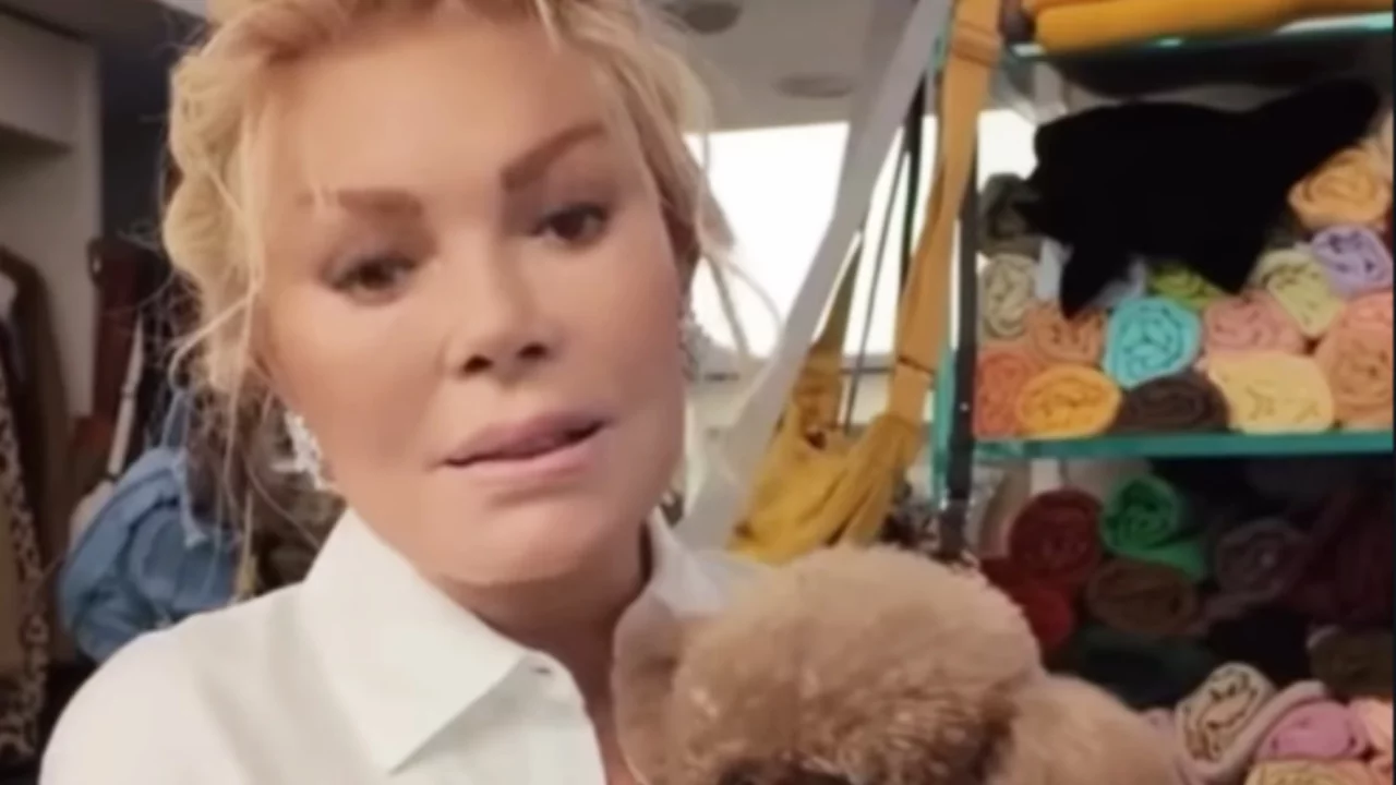  Semiramis Pekkan'dan köpeğinin AVM'de tuvaletini yaptığı iddiasına yanıt 