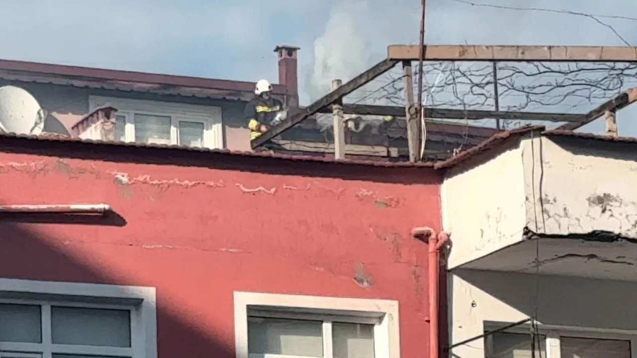 3 katlı binada korkutan baca yangını