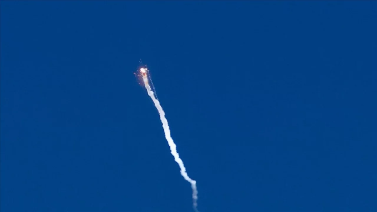 İran: "Bundan sonra 1 tondan daha hafif savaş başlığına sahip hiçbir füze fırlatılmayacak"