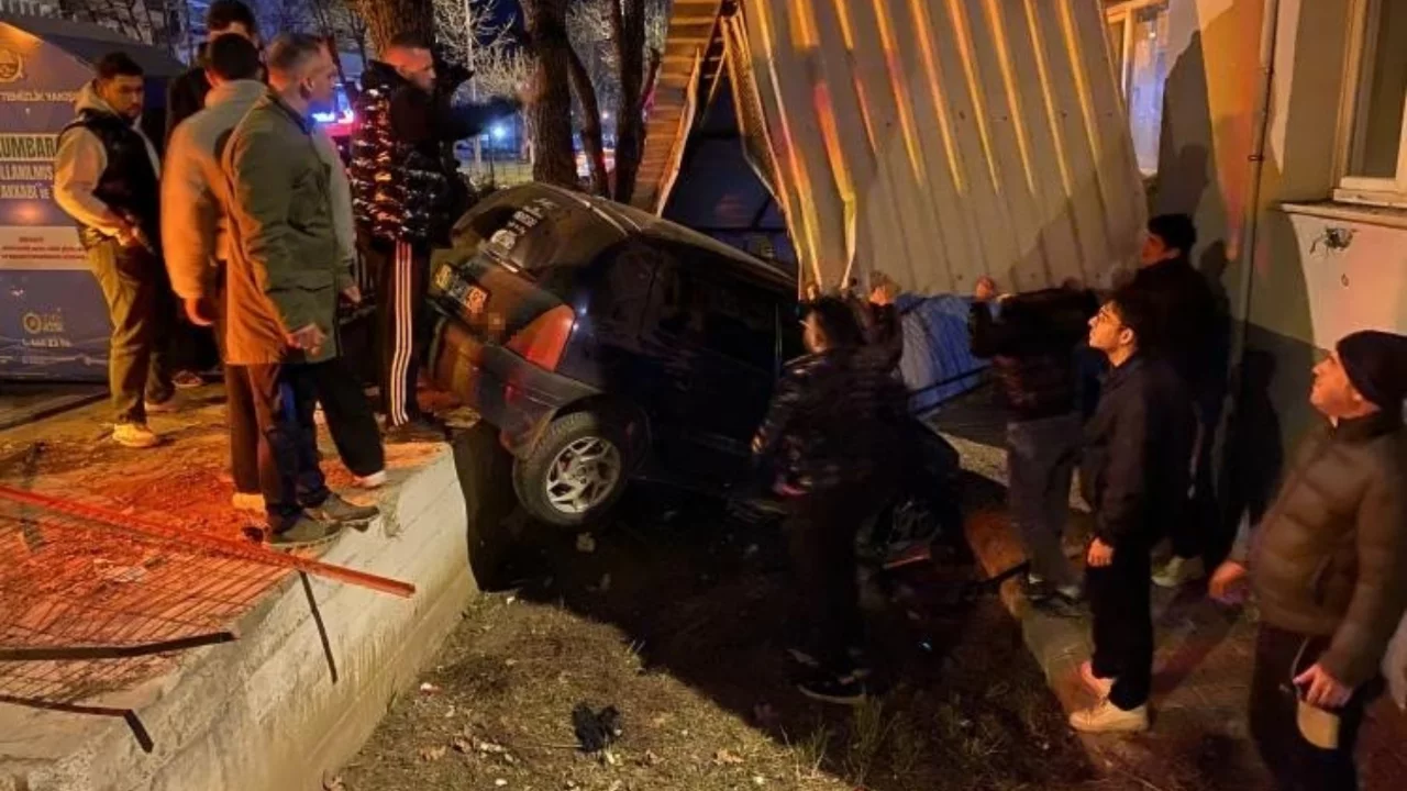 Bursa'da gece yarısı korkutan kaza! Bahçeye savruldu