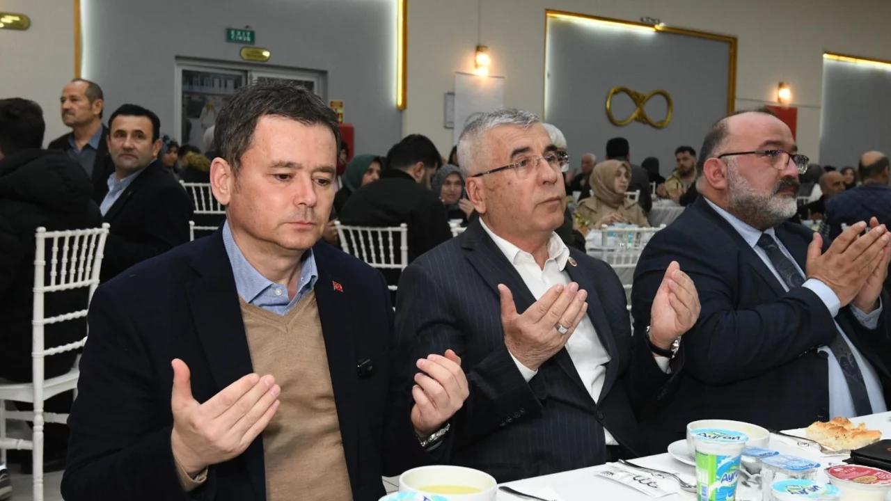 Bursa Emek'te gönüller aynı sofrada buluştu