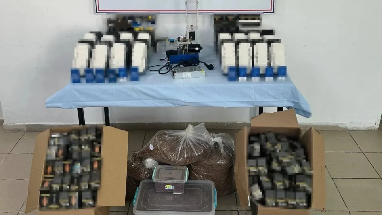 Yalova'da ka&ccedil;ak t&uuml;t&uuml;n operasyonu: Binlerce makaron ele ge&ccedil;irildi!