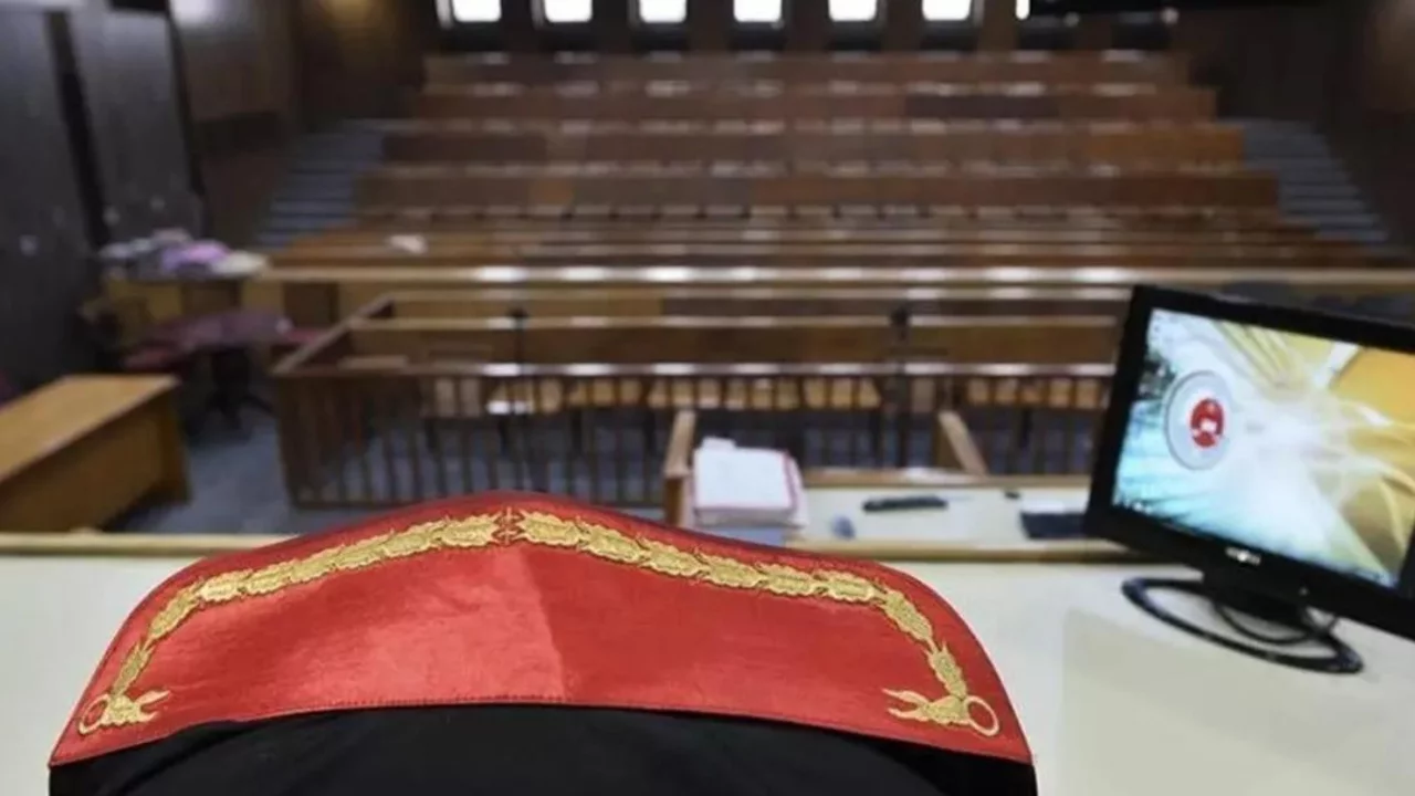 İBB davasında ikinci g&uuml;n! Salon &ouml;n&uuml;nde gerginlik yaşandı