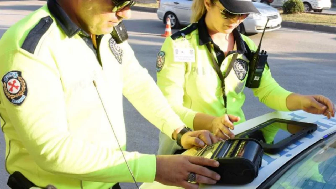 Polisin 'dur' ihtarına uymadı, yakalanınca nedeni ortaya &ccedil;ıktı!