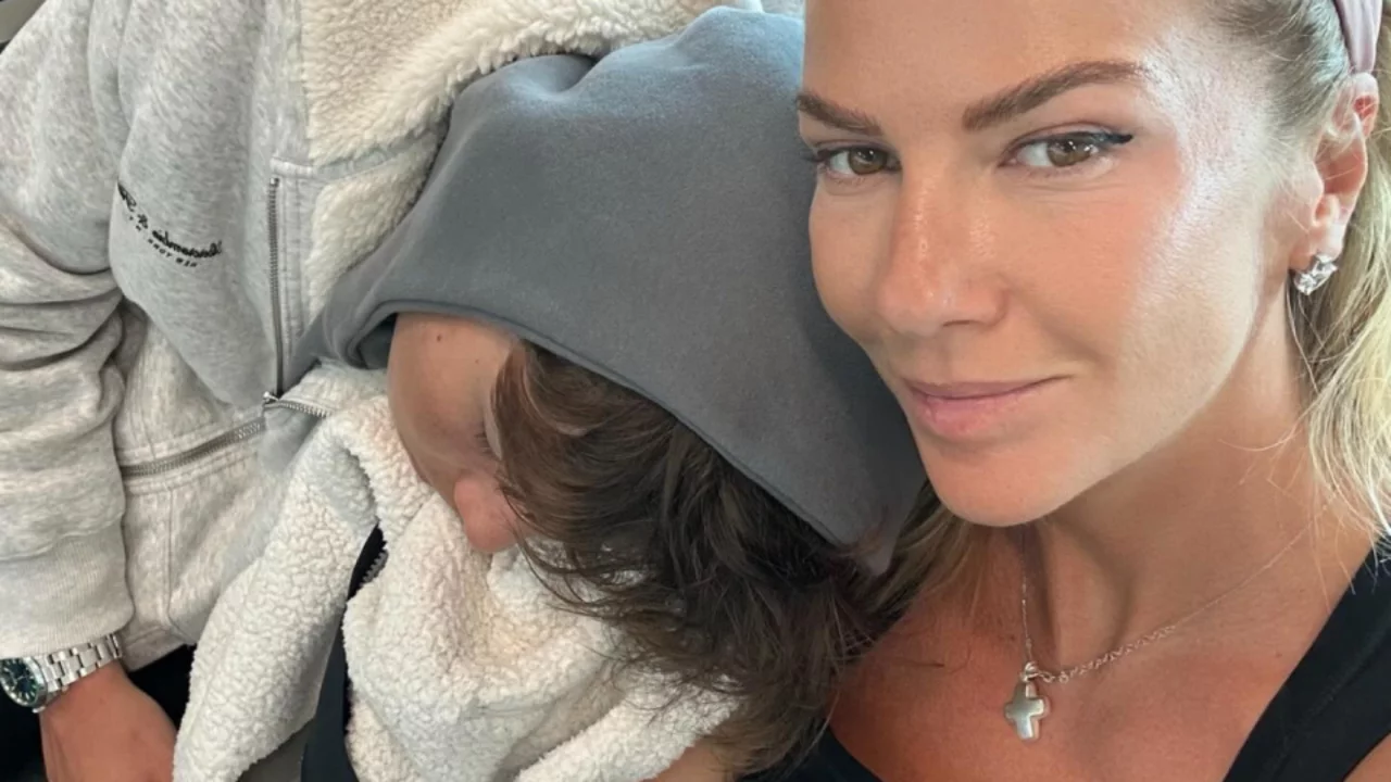 Ivana Sert oğlu Ateş ile Dubai'den Türkiye'ye döndü