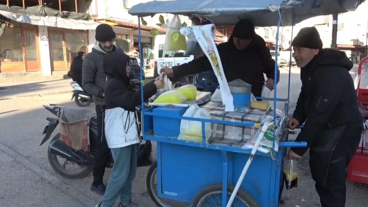 Kilis'te iftar sofralarının vazgeçilmezi! Ramazanda kapış kapış satılıyor 
