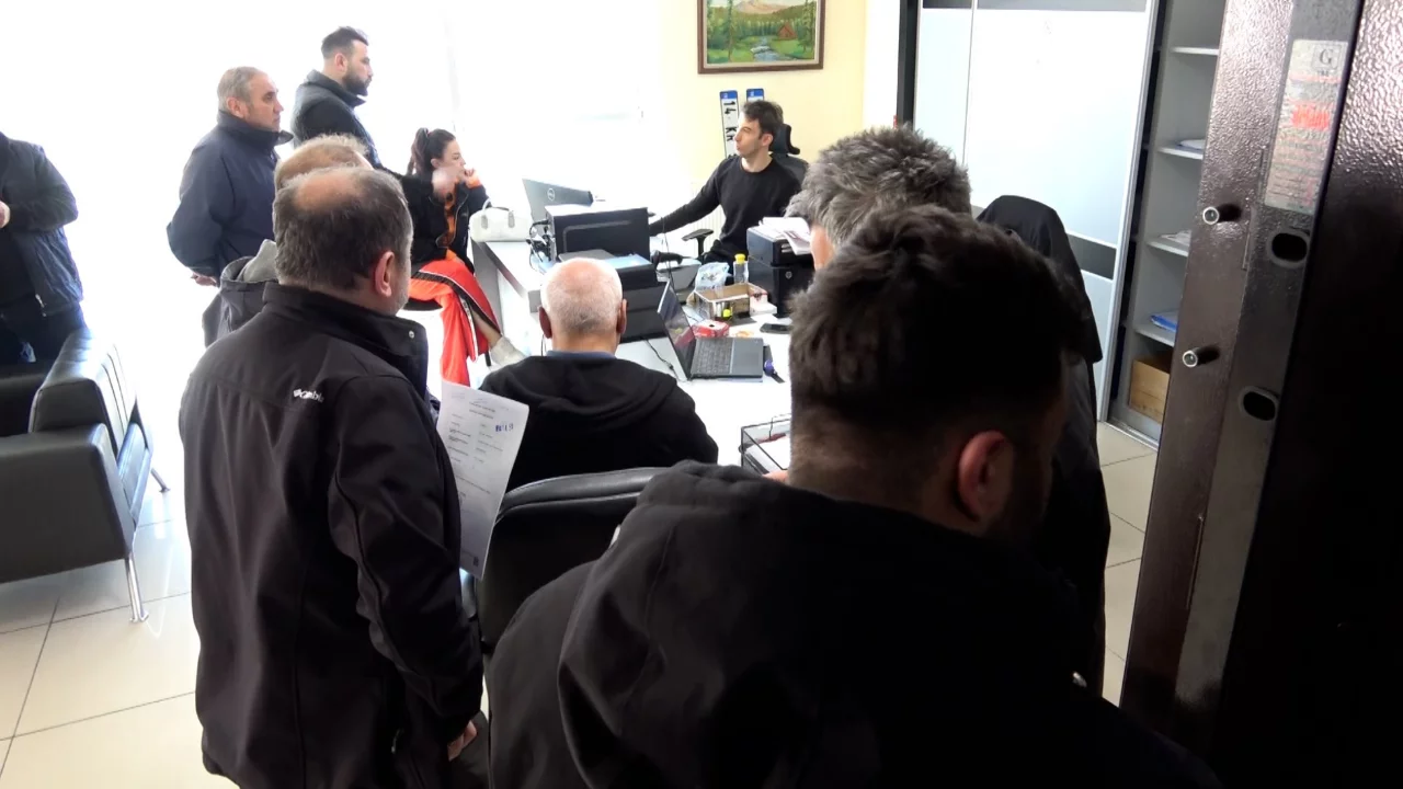 Bolu'da APP plakadan ceza yemek istemeyenler şoförler odasına akın etti