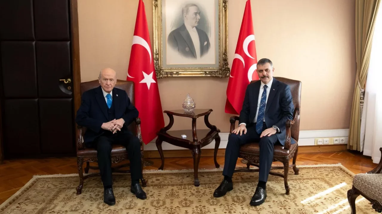Bakan &Ccedil;ift&ccedil;i, MHP Genel Başkanı Bah&ccedil;eli'yi ziyaret etti