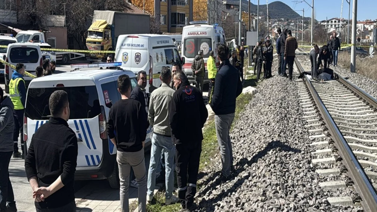 Yolcu treninin çarptığı kadın feci şekilde can verdi