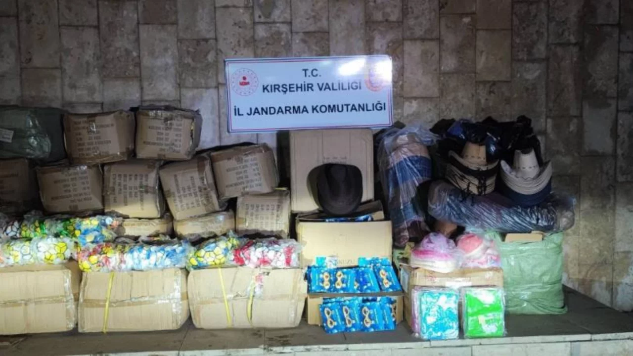 Kırşehir'de 2 milyonluk faturasız ürün ele geçirildi
