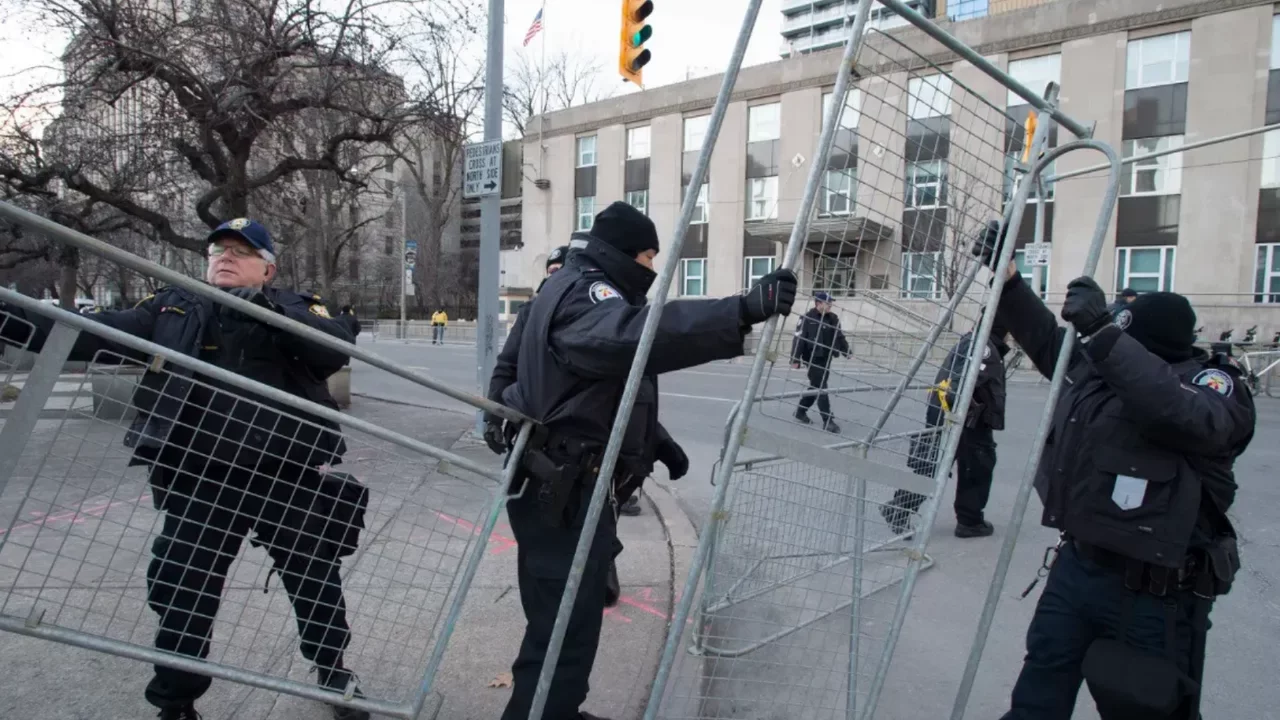 Toronto'da ABD Konsolosluğu'na kurşun yağdı
