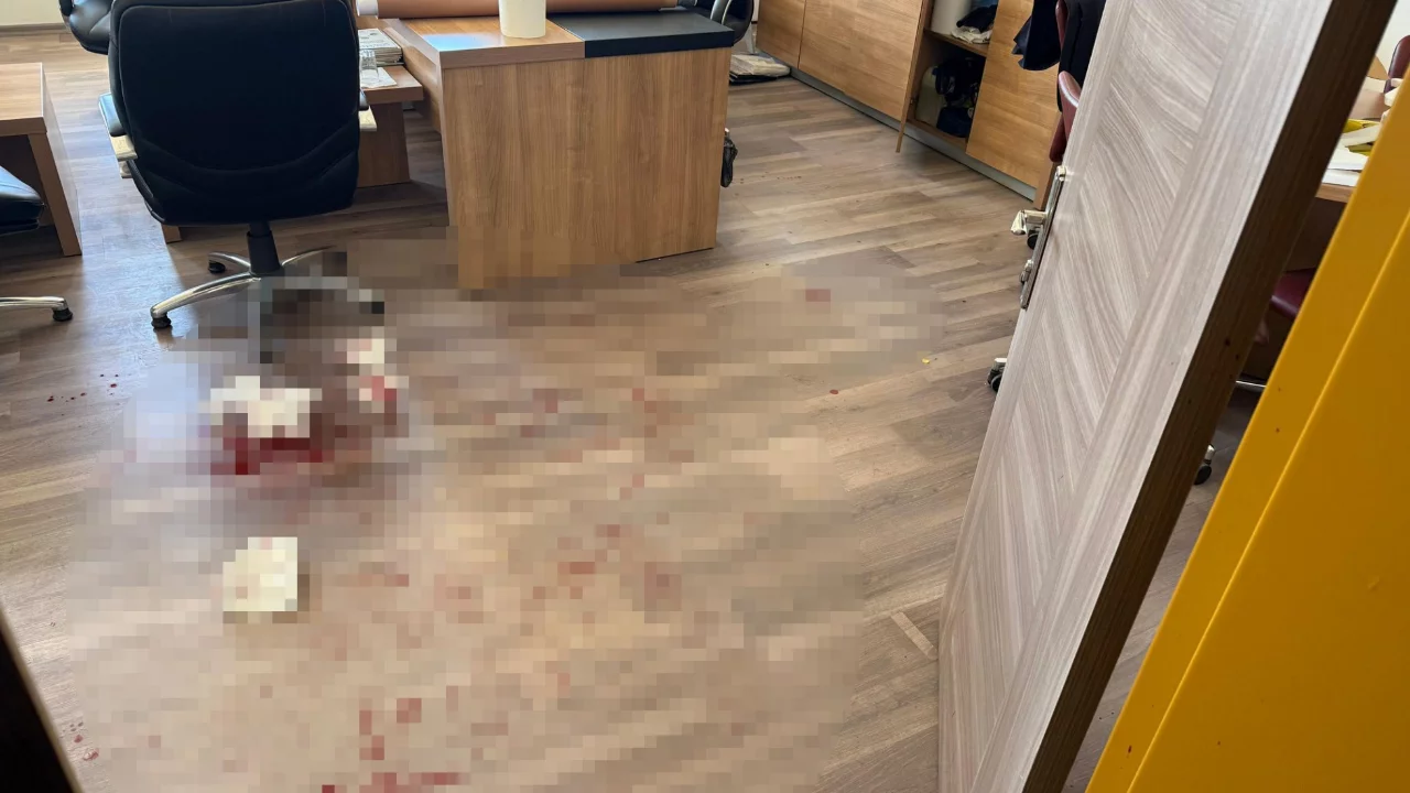 Okulda dehşet anları! Okul müdürü darbedildi