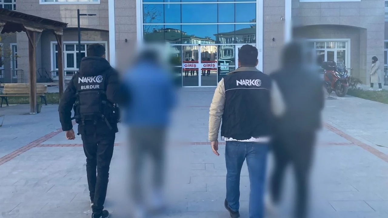 Burdur'da uyuşturucu operasyonları: 5 tutuklama