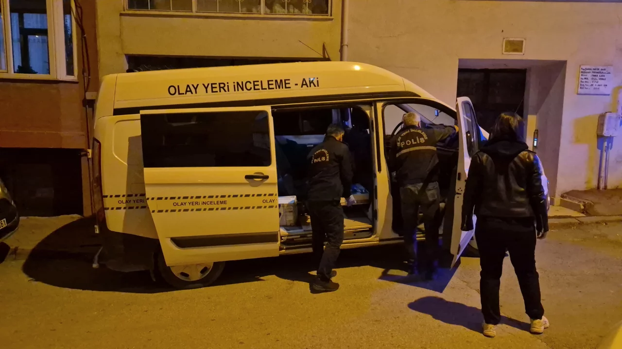 Emekli okul m&uuml;d&uuml;r&uuml;n&uuml;n ş&uuml;pheli &ouml;l&uuml;m&uuml;