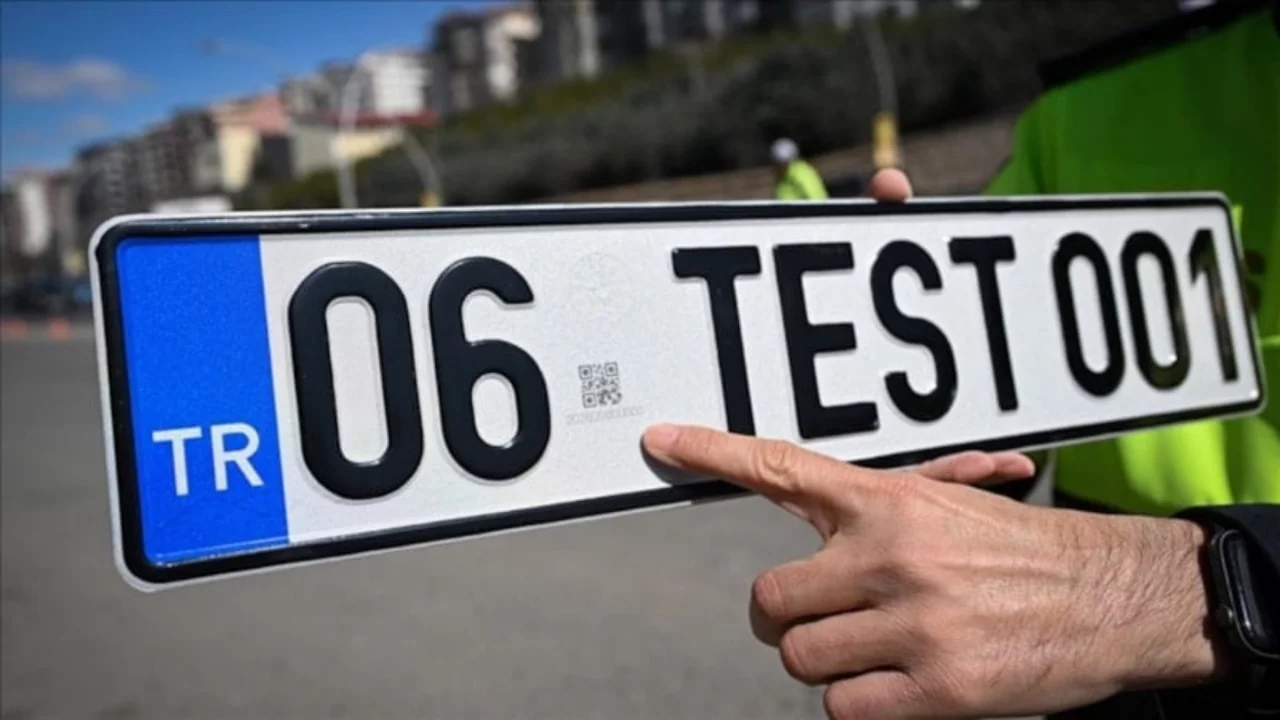Standart dışı plakaya kesilen cezalar iptal edildi!
