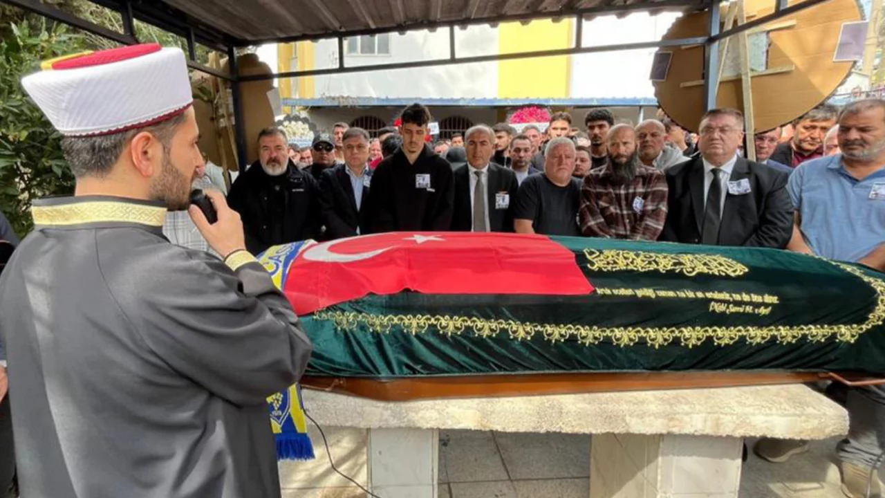 &Ouml;ld&uuml;r&uuml;len taksi şof&ouml;r&uuml; son yolculuğuna uğurlandı