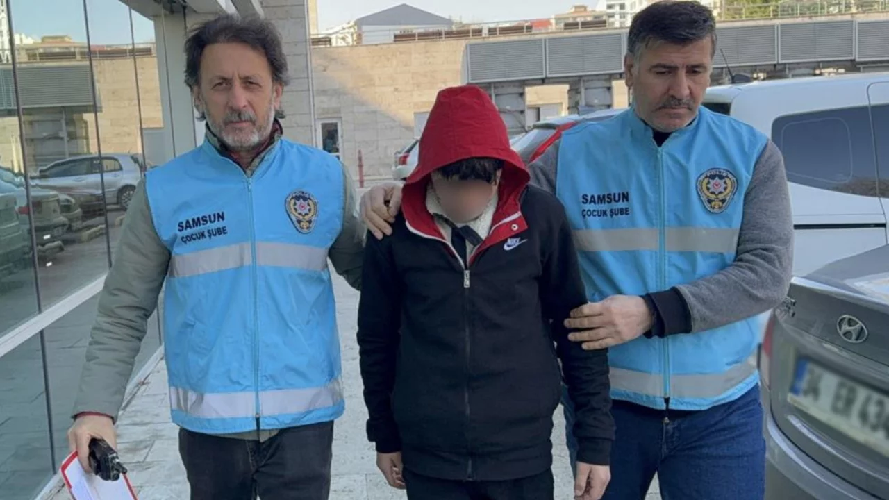 14 yaşında g&uuml;vercin kavgasında bı&ccedil;akla yaraladı