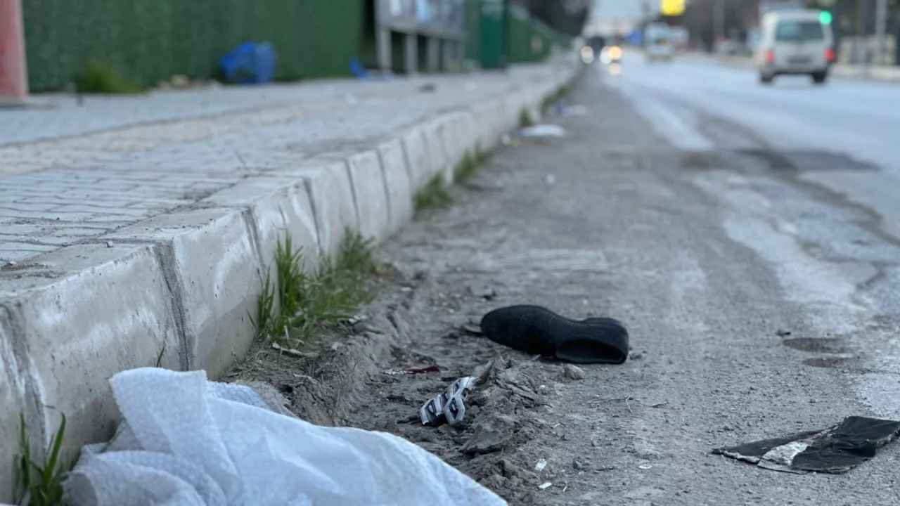 Bursa'da aşırı hız felakete dönüştü! Bisiklet ikiye bölündü...