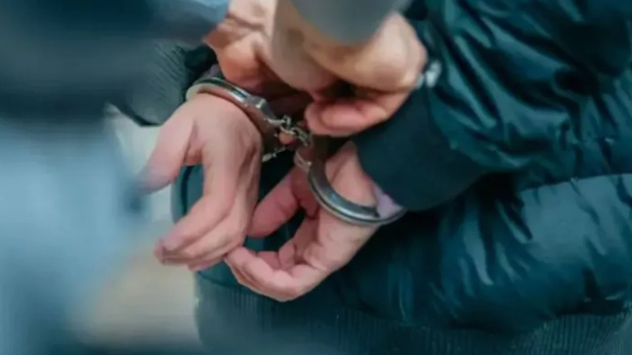 FET&Ouml; &uuml;yesi ihra&ccedil; polis yakalandı