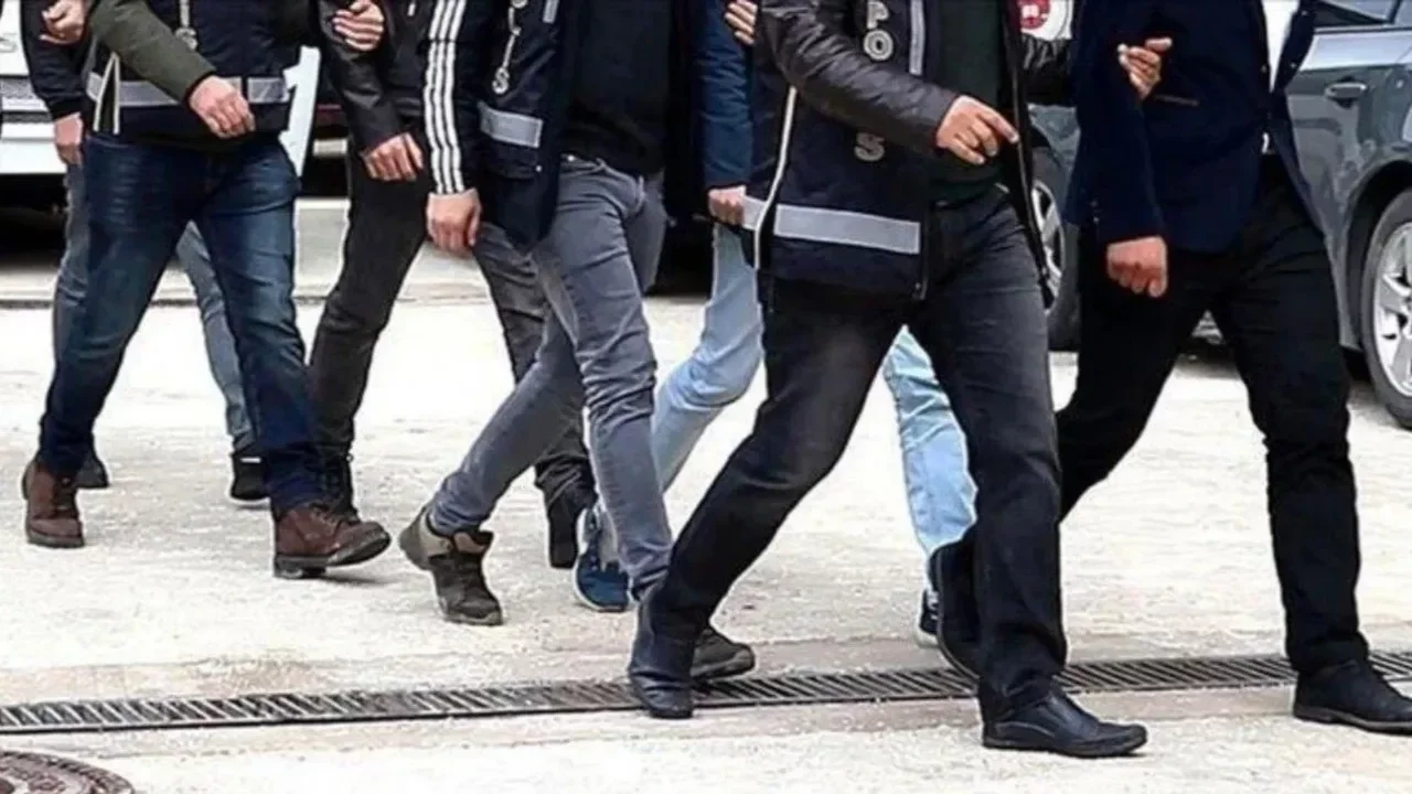 5 ilde dolandırıcılık ve yasa dışı bahis operasyonu! 13 g&ouml;zaltı