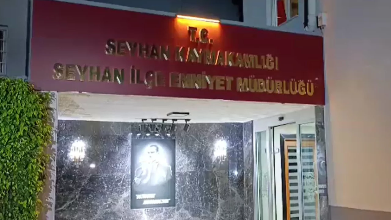 Firari baba ve &ccedil;ocukları, yangın merdiveninde yakalandı