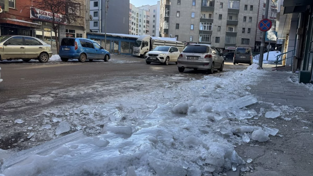 Erzurum, Kars ve Ardahan'da soğuk hava etkisini s&uuml;rd&uuml;r&uuml;yor