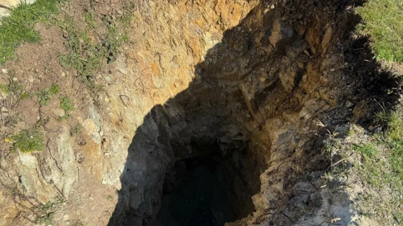 Ka&ccedil;ak kazı yapan 3 ş&uuml;pheli su&ccedil;&uuml;st&uuml; yakalandı