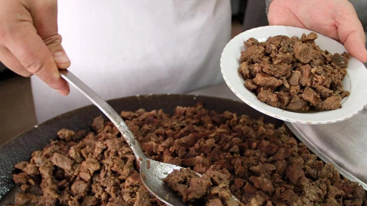 Bir il bu skandalı konuşuyor! Çipi tabaktan çıktı, yarış atını kavurma yapmışlar