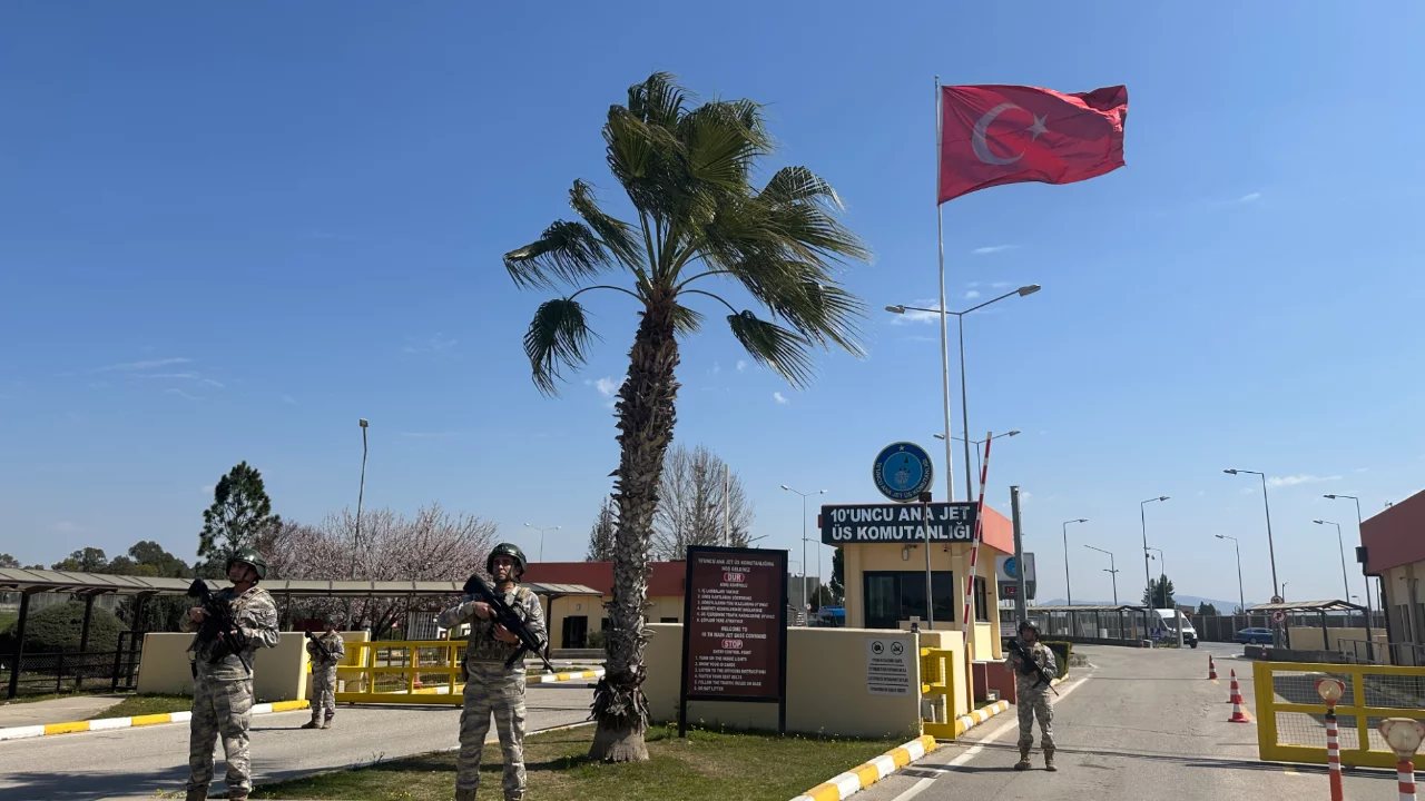 MSB'den anlamlı paylaşım: "İncirlik bir T&uuml;rk &uuml;ss&uuml;d&uuml;r"