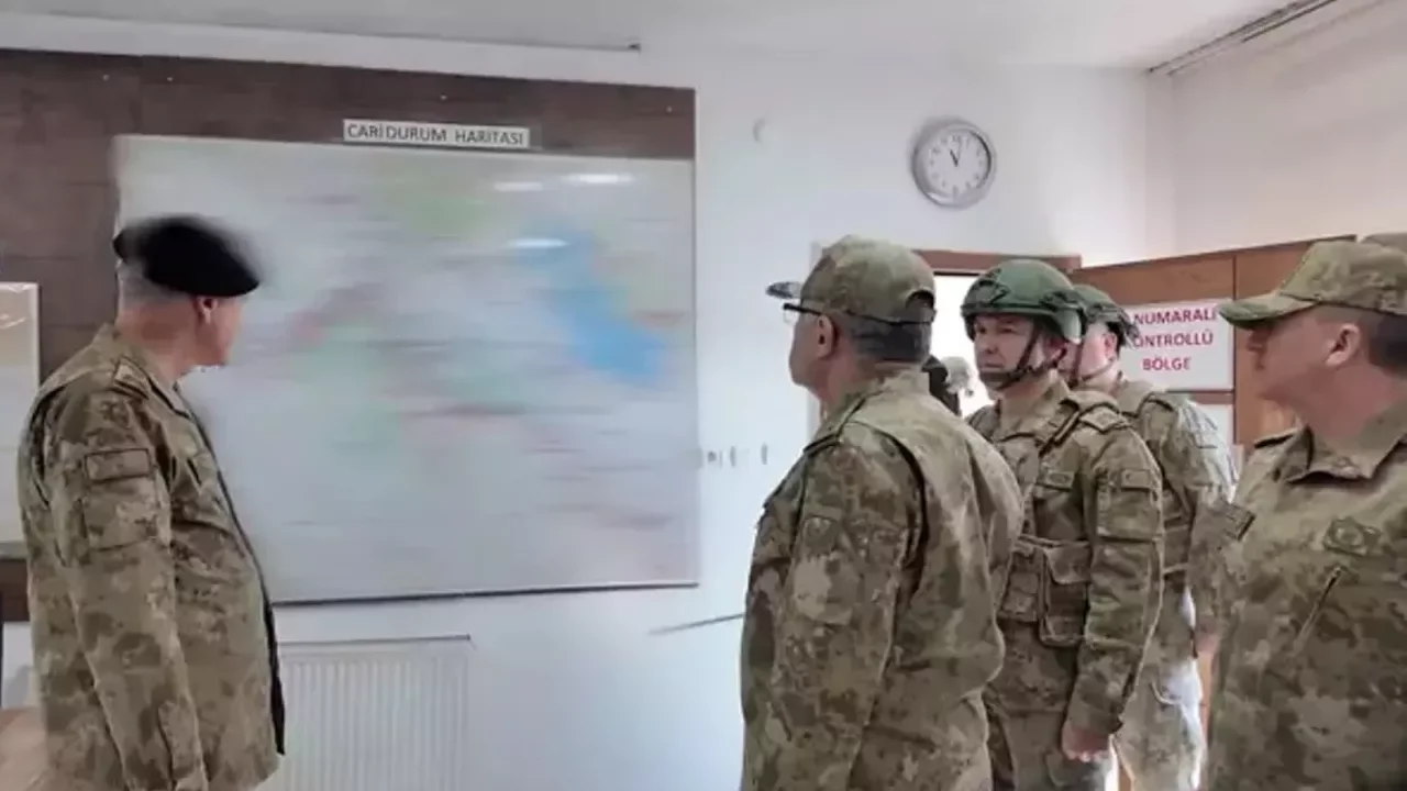 Kara Kuvvetleri Komutanı Orgeneral Metin Tokel İran sınırını ziyaret etti