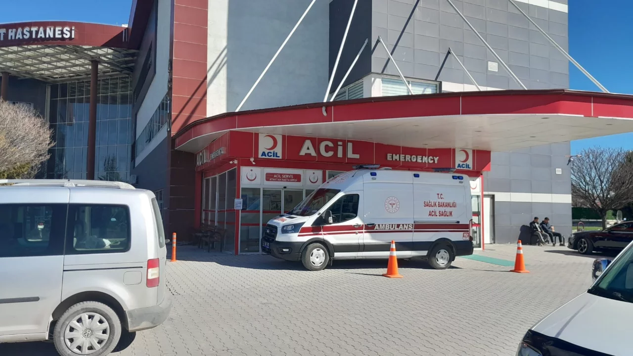 &Ouml;otosikletin &ccedil;arptığı yaya yaralandı